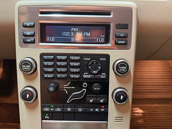 Volvo V70 12 of 14