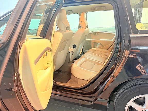 Volvo V70 10 of 14