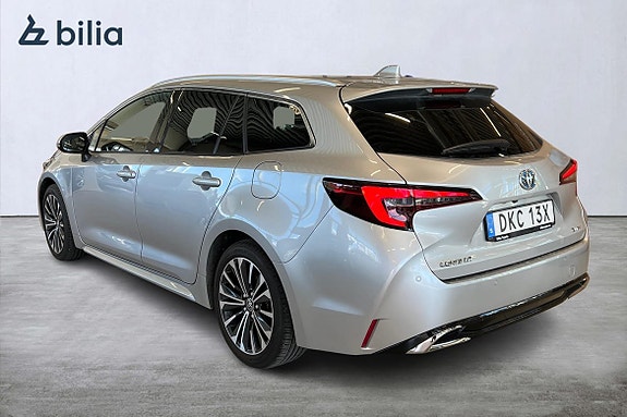 Toyota Corolla 3 of 5