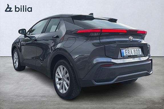 Toyota C-HR 2 of 5