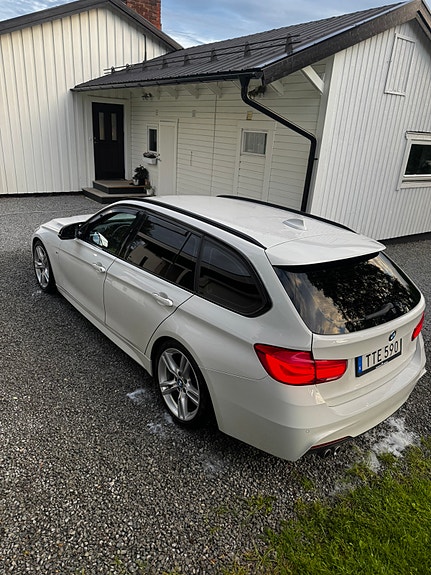 BMW 320d 4 of 5