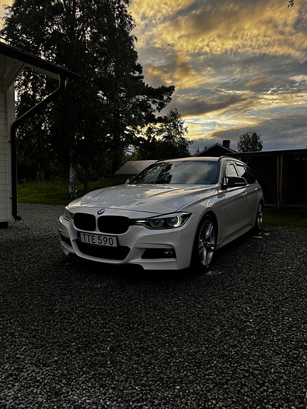 BMW 320d 2 of 5