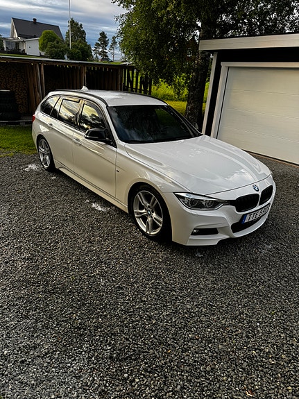 BMW 320d 3 of 5