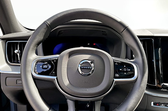 Volvo XC60 7 of 9