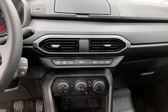 Dacia Sandero 7 of 10