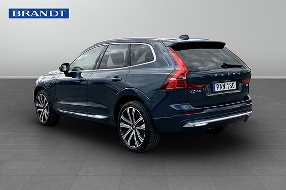 Volvo XC60 2 of 5