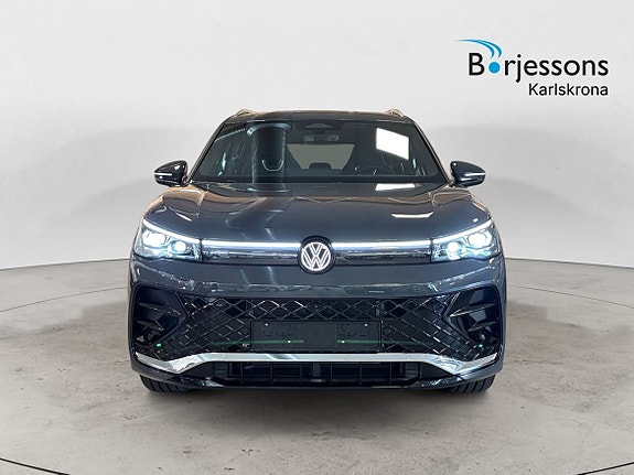 Volkswagen Tiguan 5 of 5