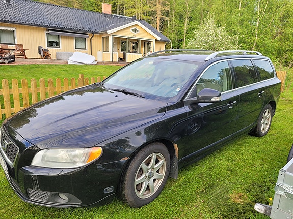 Volvo V70 4 of 5