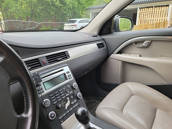 Volvo V70 8 of 15