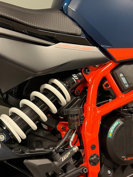 KTM 390 Duke 9 of 9
