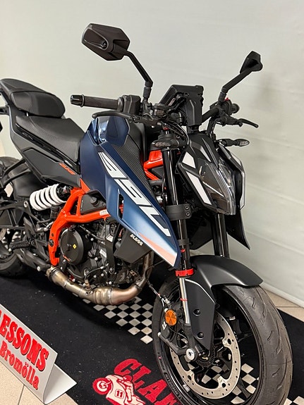 KTM 390 Duke 6 of 9