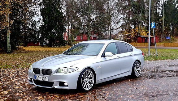 BMW 523i 3 of 5