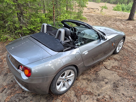 BMW Z4 2 of 5