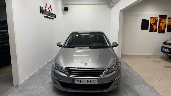 Peugeot 308 3 of 5