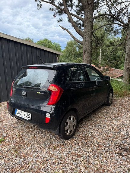 Kia Picanto 2 of 5
