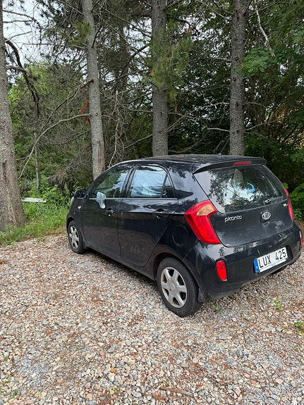 Kia Picanto 3 of 5