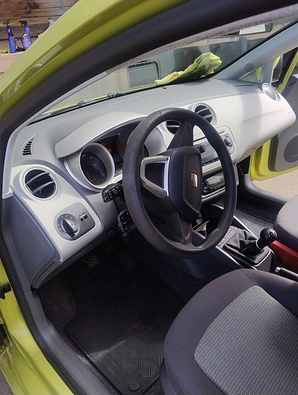 Seat Ibiza 12 of 17