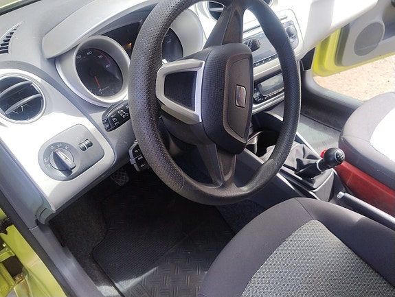 Seat Ibiza 4 of 17