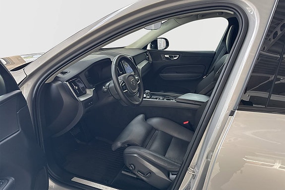 Volvo XC60 4 of 5
