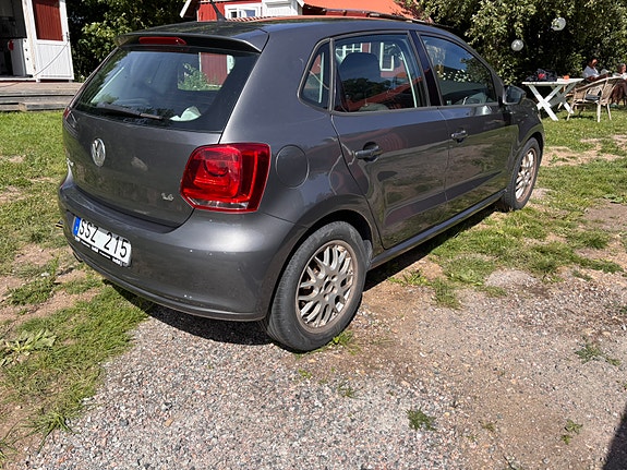Volkswagen Polo 2 of 5