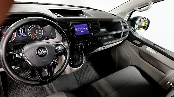 Volkswagen Transporter 10 of 13