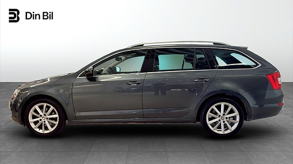 Skoda Octavia 2 of 5