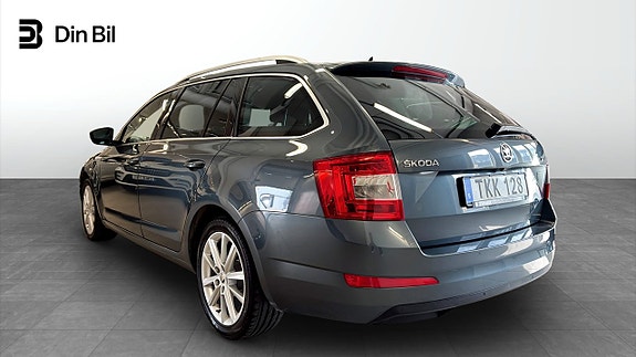 Skoda Octavia 3 of 5