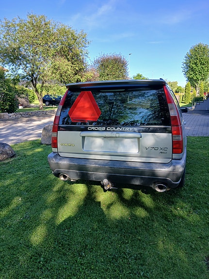 Volvo XC70 3 of 3
