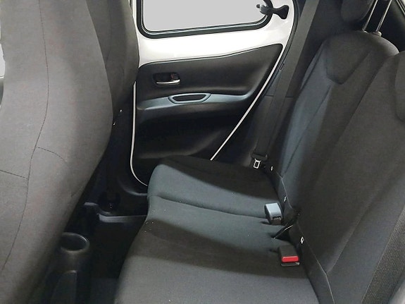 Toyota Aygo X 11 of 20