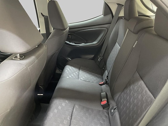 Toyota Yaris 10 of 20