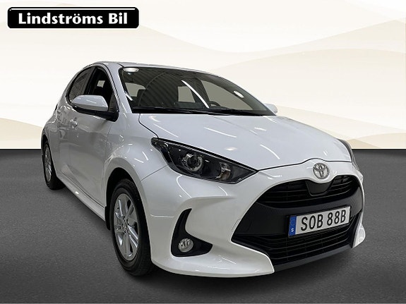Toyota Yaris 3 of 20