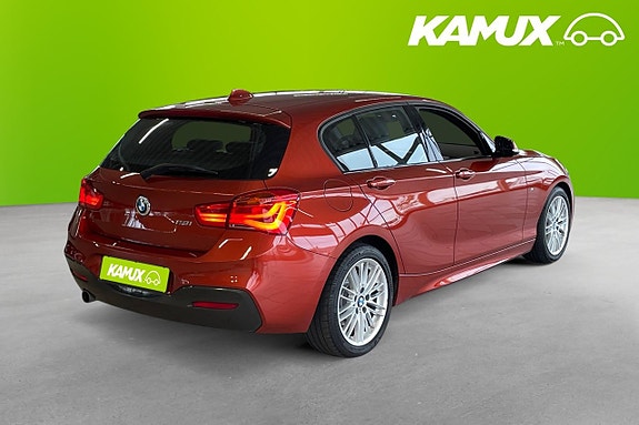 BMW 118i 4 of 5