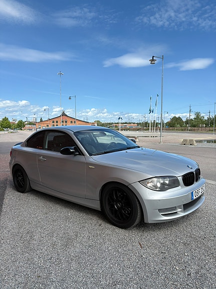 BMW 120d 2 of 5
