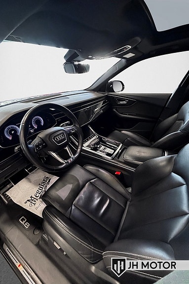 Audi Q8 14 of 22