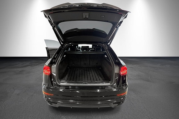 Audi Q8 16 of 22