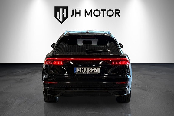 Audi Q8 10 of 30