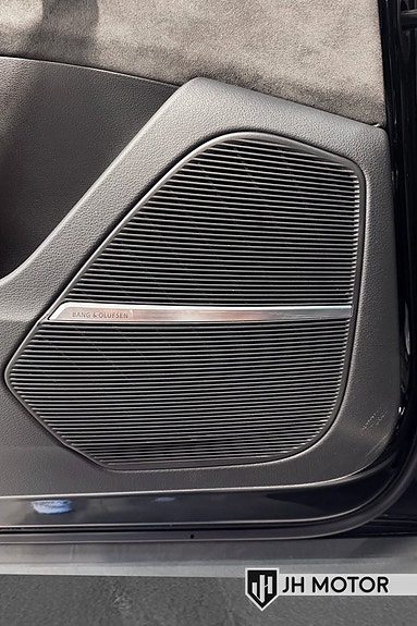 Audi Q8 20 of 22