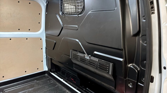 Ford Transit Custom 11 of 12