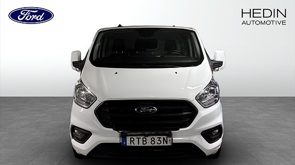Ford Transit Custom 8 of 12
