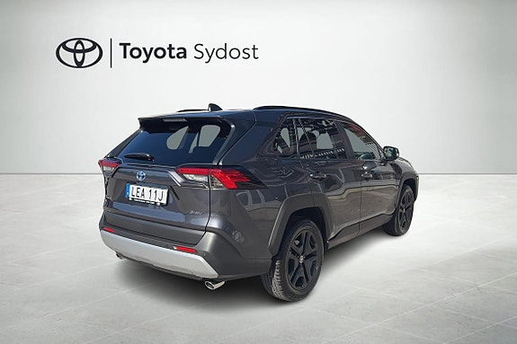 Toyota RAV4 2 of 5