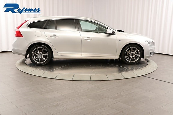 Volvo V60 3 of 5