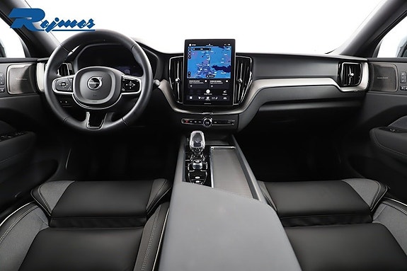 Volvo XC60 2 of 5