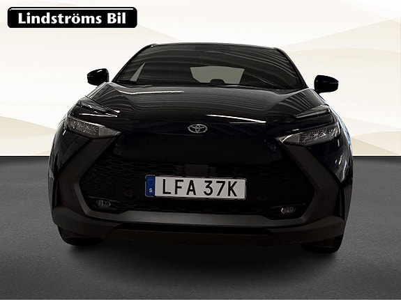 Toyota C-HR 10 of 19