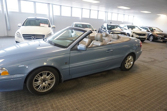Volvo C70 2 of 7