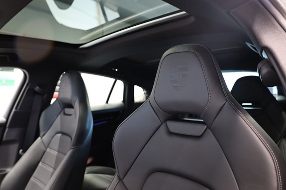Porsche Panamera 4S 24 of 28