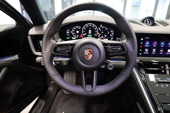 Porsche Panamera 4S 17 of 28
