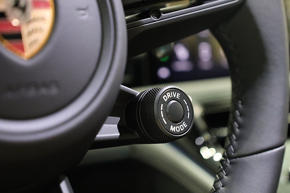 Porsche Panamera 4S 18 of 28