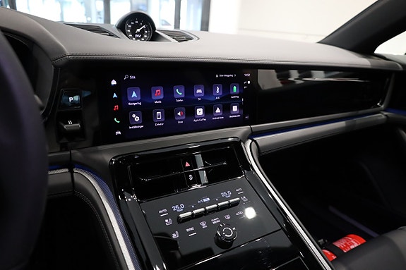 Porsche Panamera 4S 19 of 28