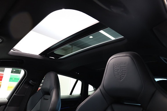Porsche Panamera 4S 25 of 28