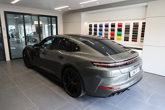 Porsche Panamera 4S 9 of 28